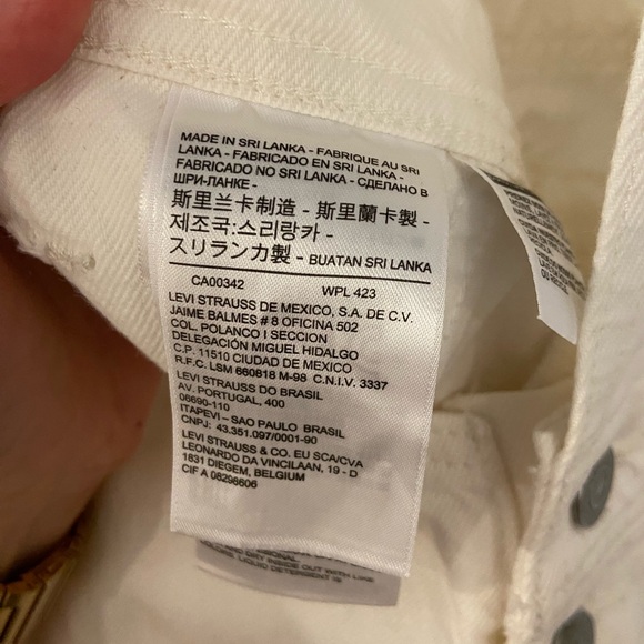 Levi's Women's Premium Vintage Shortalls - Picture 3 of 6